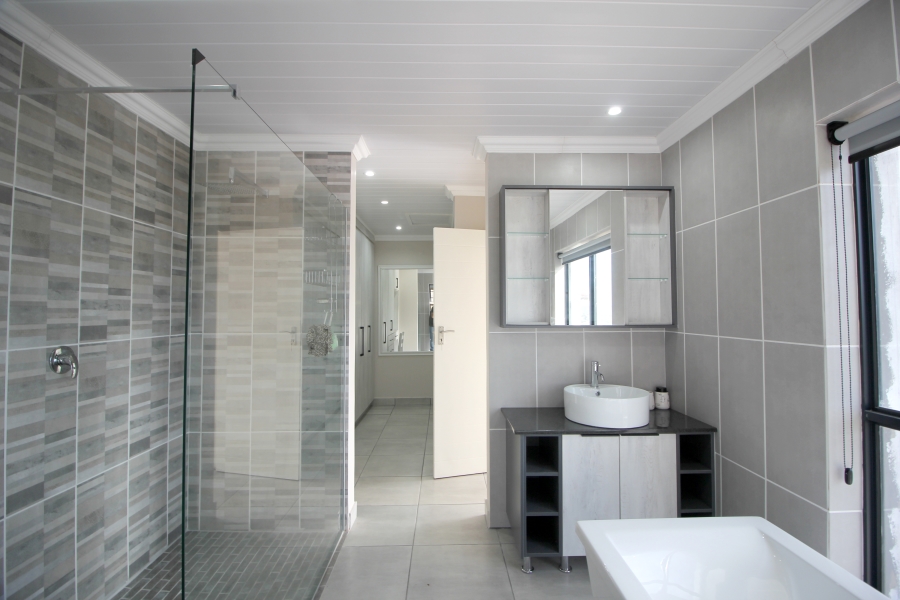 3 Bedroom Property for Sale in Menkenkop Western Cape